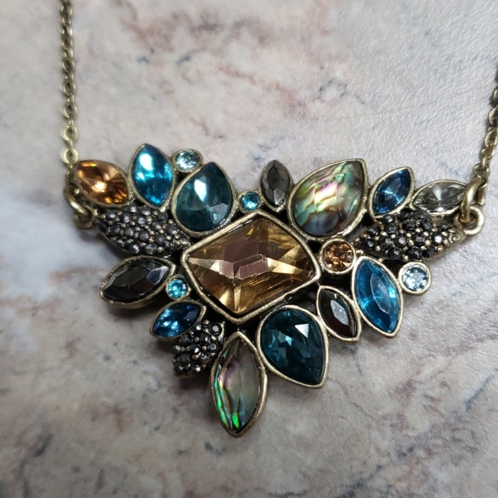 Beautiful Necklace - Picture 2 of 3